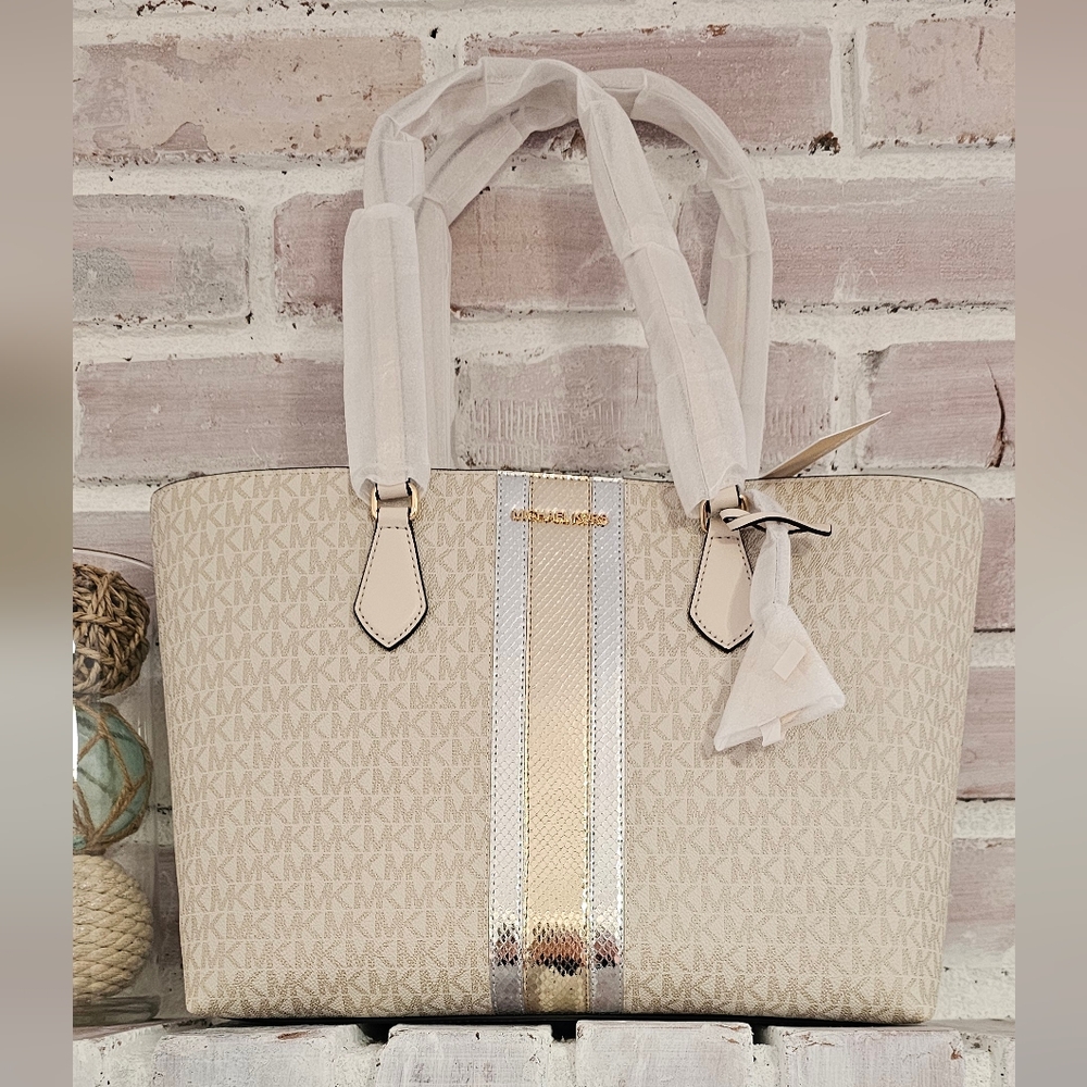 ♥️NWT Michael Kors Pale Gold Sheila Large Signature Metallic Tote Bag MSRP $628♥